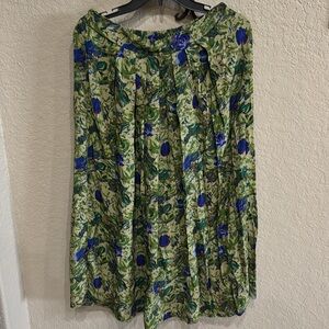 Peche Excellent condition VNTG Floral Green/Blue SZ 14 Pleated Skirt